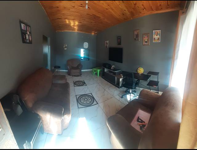 3 BEDROOM FREEHOLD FOR SALE IN TIRYVILLE